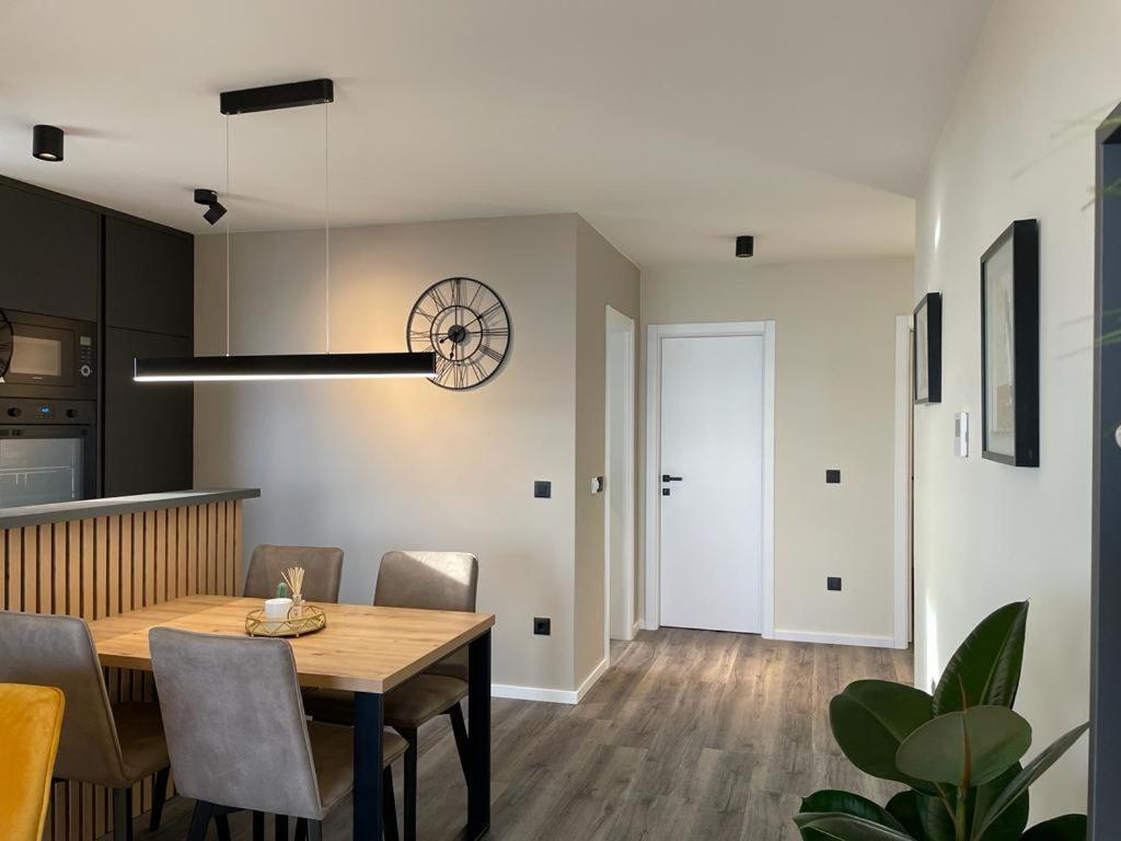 Apartment Linda With Panoramic Sea View Макарска Экстерьер фото